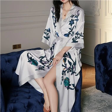 Custom Printing Light Luxury Home Silk Pyjamas